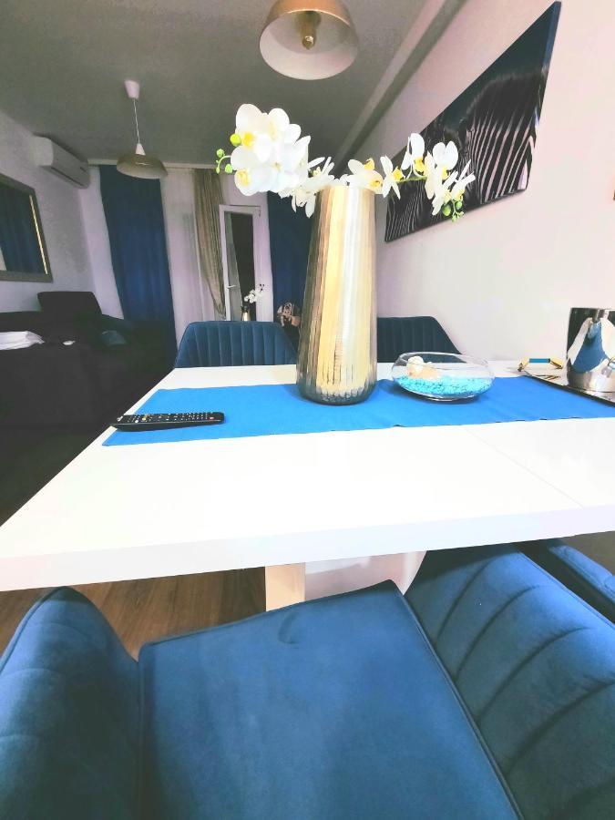 Apartment Blue Sea *