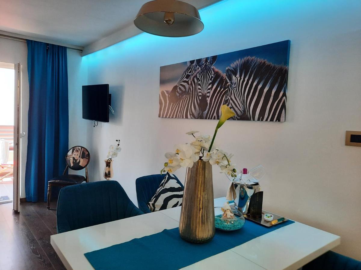 Apartment Blue Sea