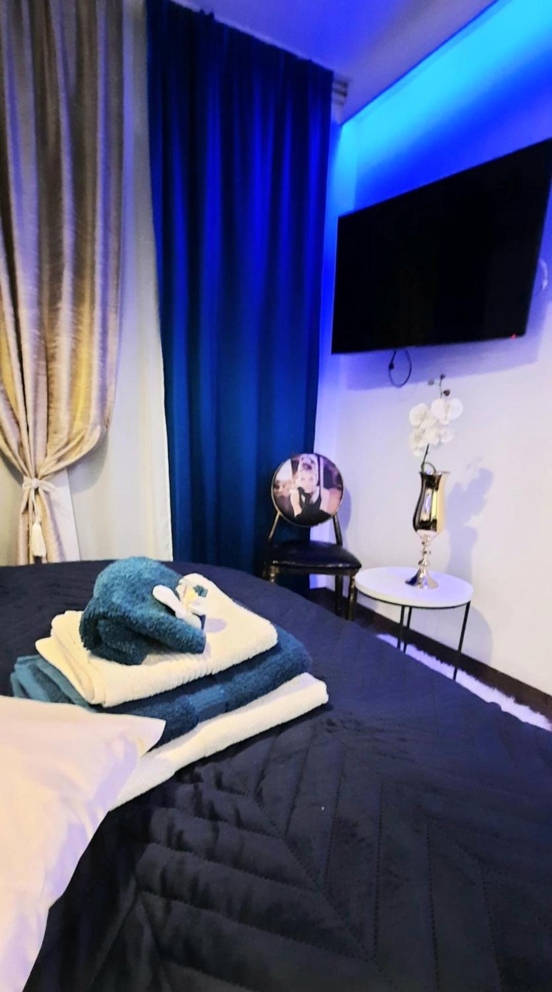 Blue Sea Apartment *